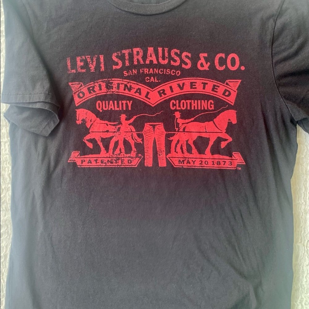 NWT LEVI'S STRAUSS & CO San Francisco CA Retro Horses Logo T-Shirt Black / Red L